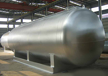 儲存分離容器在化工上指主要用來完成在流體壓力平衡下介質的組分分離和氣體凈化分離等的容器。